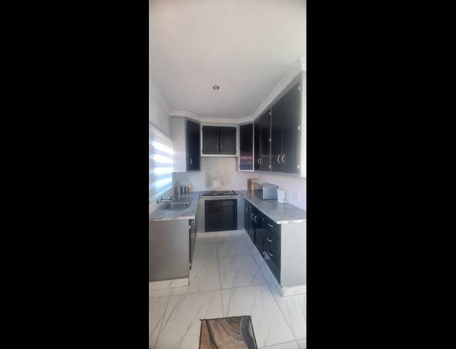 3 BEDROOM HOUSE FOR SALE IN PROTEA NORTH